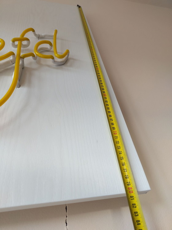 Neonkunst: Halb verliebt, halb vertieft, Wandleuchten, Holz, Glas, Gelb (Foto 5 von 10)