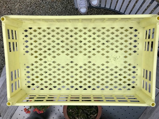 Image 1 of Estante modular de plástico amarillo pastel de los años cincuenta LL