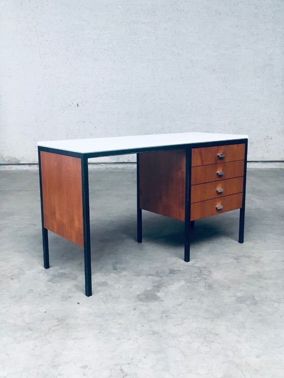 Image 1 of Scrivania di design olandese in stile moderno di metà secolo, Paesi Bassi, anni '60