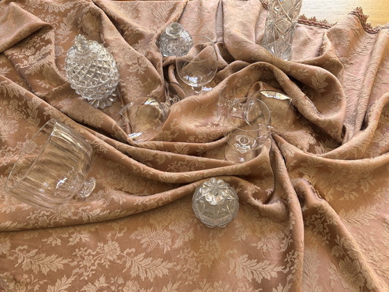 Image 1 of Tischdecke aus Seidendamast 19.