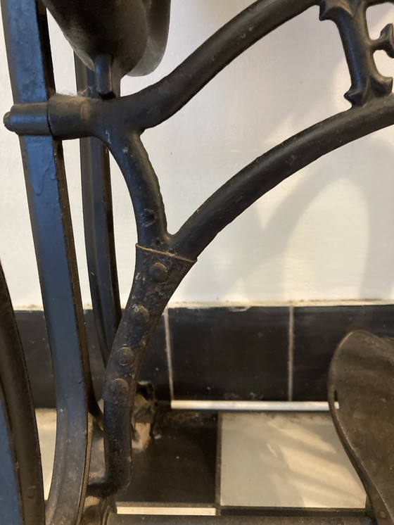 Image 1 of Antique step sewing machine from 1873