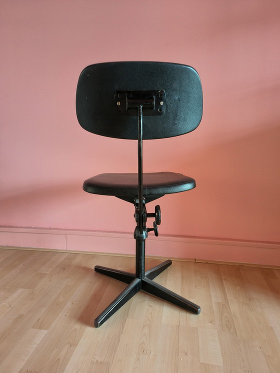 Image 1 of Vintage Ahrend de Cirkel office chair - Friso Kramer design 1960