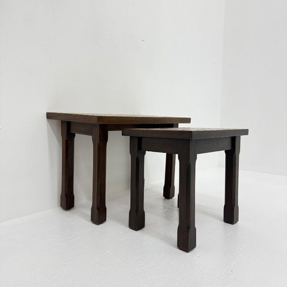 Image 1 of Set aus 2 brutalistischen Beistelltischen aus massivem Eichenholz mit Fliesenplatte, 1970er Jahre