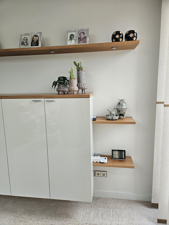 Image 1 of High-gloss wall cabinet from Interstar