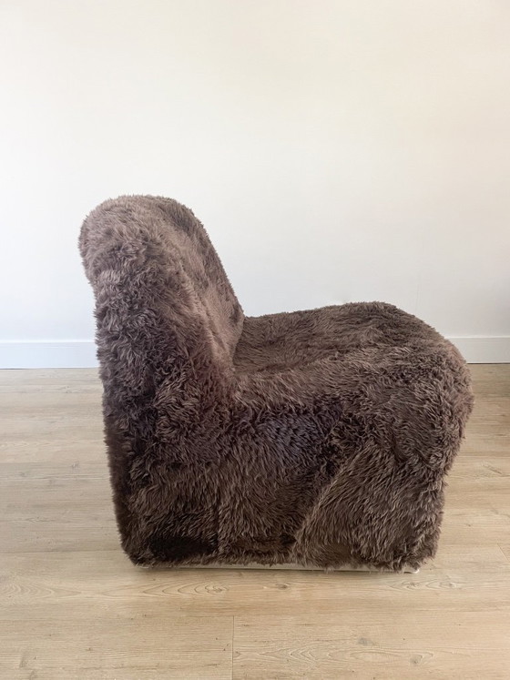 Artifort Alky | design | reupholstered faux fur | dark brown – Armchairs, Polyester (photo 2 of 8)