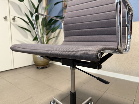 Image 1 of Vitra | Charles & Ray Eames | EA 119 | Gray Hopsack | Cromato | 1 pezzo