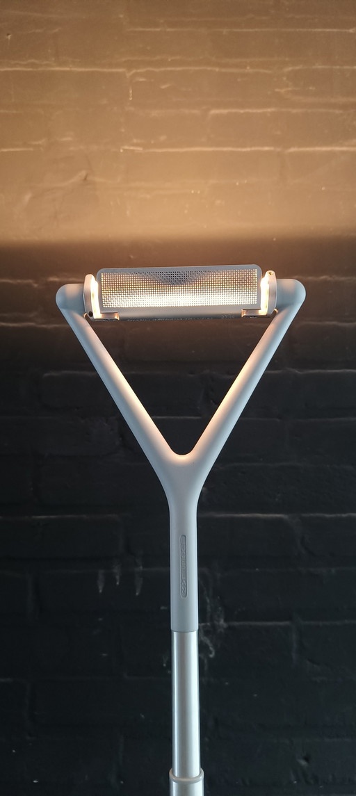 Lámpara de pie Luceplan D15 Lola de Alberto Meda y Paolo Rizzatto
