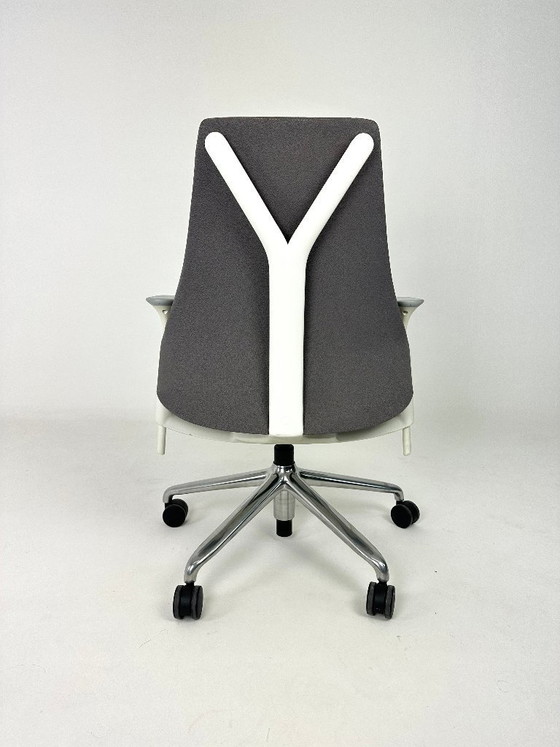 Image 1 of Heman Miller Sayl-Lehrstuhl