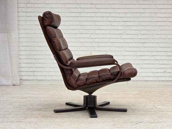 Image 1 of Anni '70, poltrona girevole danese di Georg Thams, in pelle marrone.
