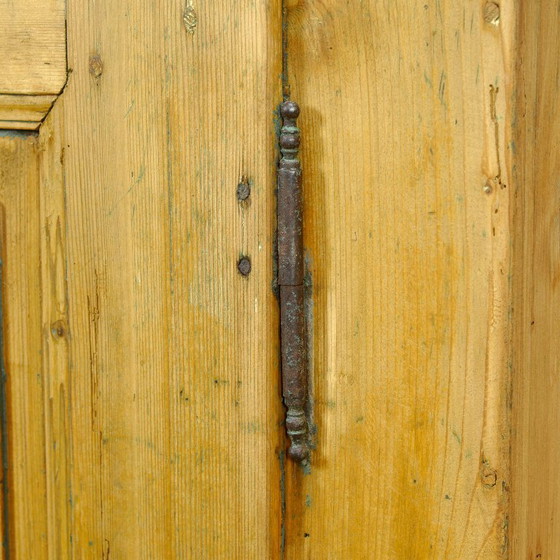 Armario de pino, circa 1900 – Iron, Wood (photo 13 of 14)
