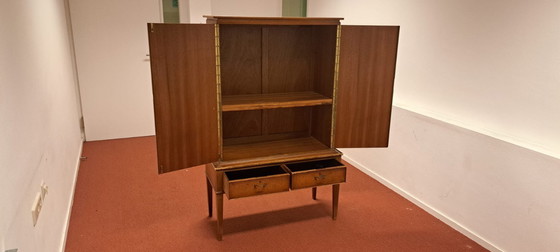 Image 1 of Meuble classique en noyer | style antique/rétro | années 1940-1950