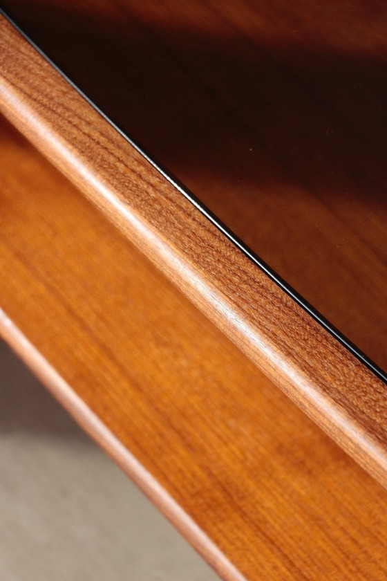 Image 1 of Tavolino vintage G Plan - E Gomme - in teak e vetro fumé