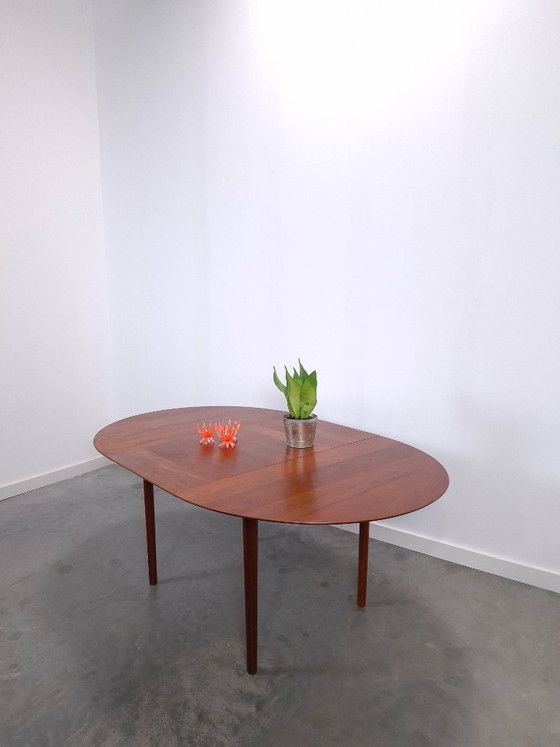 Vintage Danish Søborg Møbelfabrik extendable oval round teak Dining table, Wood, Brown (photo 3 of 17)