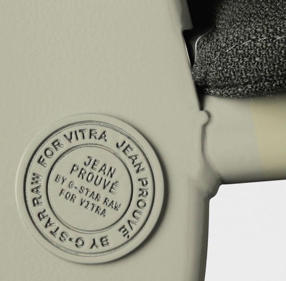 14 Vitra x G-Star RAW – Jean Prouvé Standard Chair (RAW Edition) – Sedie da pranzo, Aluminium (photo 4 of 7)