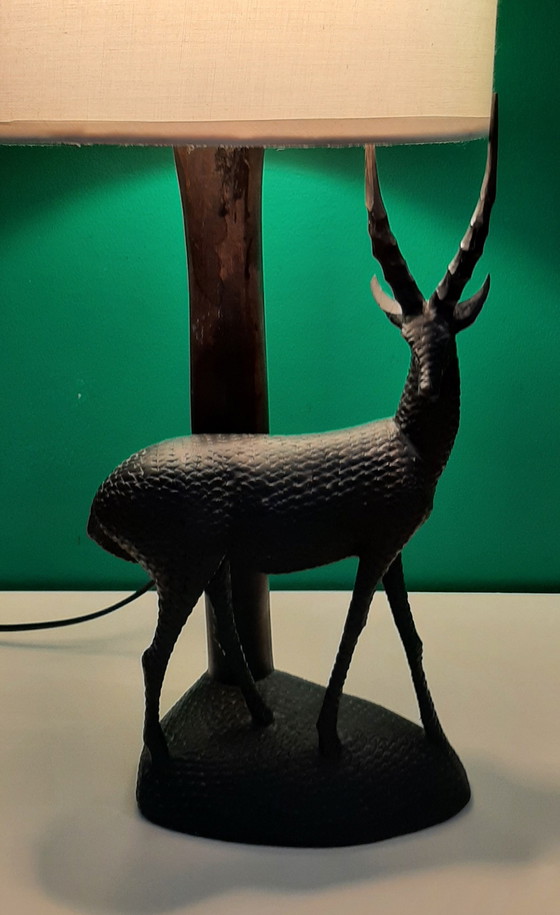 Image 1 of Lámpara de mesa con antílope de ébano, Kenia, década de 1960.