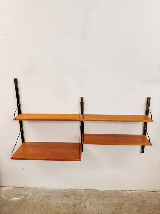 Unité murale modulaire Royal System avec bureau par Poul Cadovius