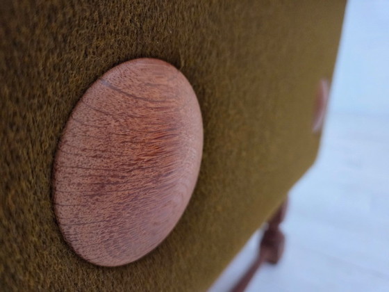 Image 1 of Dänisches 3-Sitzer-Sofa aus den 1970er Jahren, Möbelwolle, massives Eichenholz.