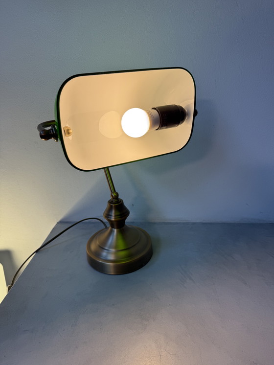 Image 1 of Groene bankierslamp van QAZQA met messing voet