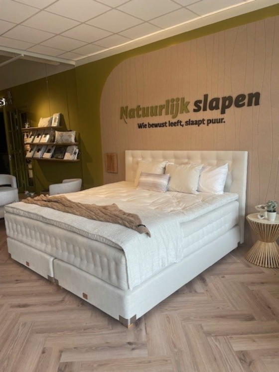 Image 1 of Mattsons - Elegance boxspring 210x210 incl. hoofdbord (medium/firm)