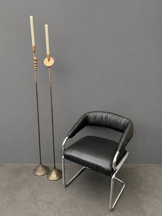 Image 1 of Brutalistische Bodenkerzenhalter aus Kupfer und Messing – 1970er Jahre