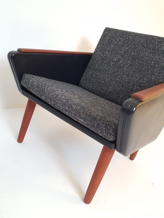 2 Vintage Danish Faux Leather Armchairs, Newly Upholstered Cushions – Skai, Wood (photo 11 of 15)