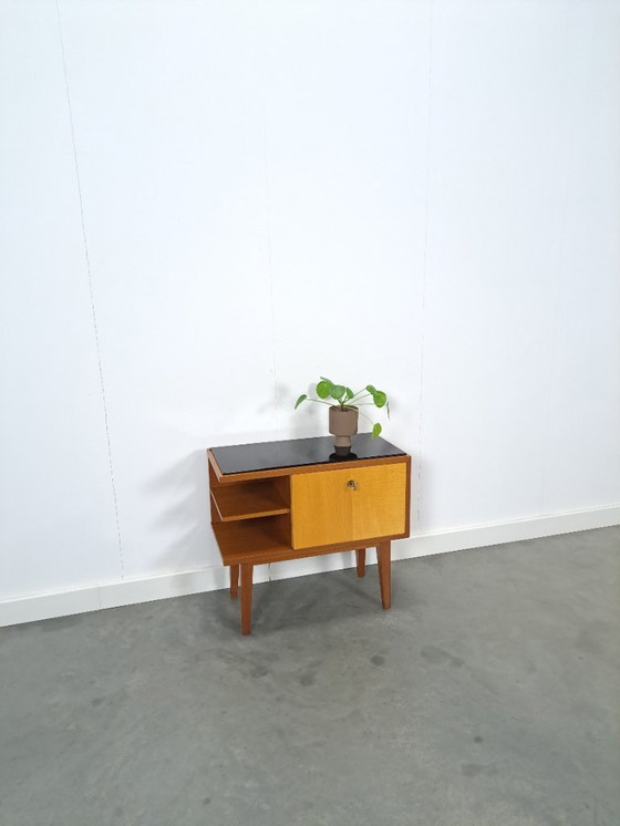 Image 1 of Mid-Century kastje J.D. Freese met klep en zwart opaline glas