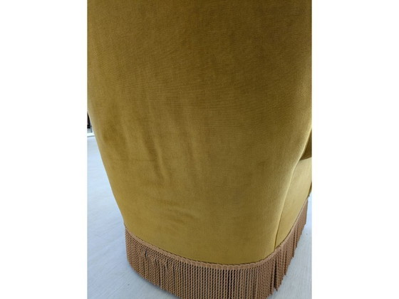 Image 1 of Paire de fauteuils à franges en velours ocre (années 1960)