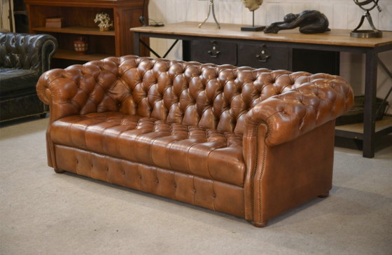 Image 1 of Chesterfield-Sofa aus hellbraunem, gestepptem Leder