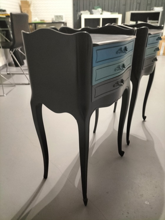 Image 1 of Coppia di comodini restaurati in stile Luigi XV