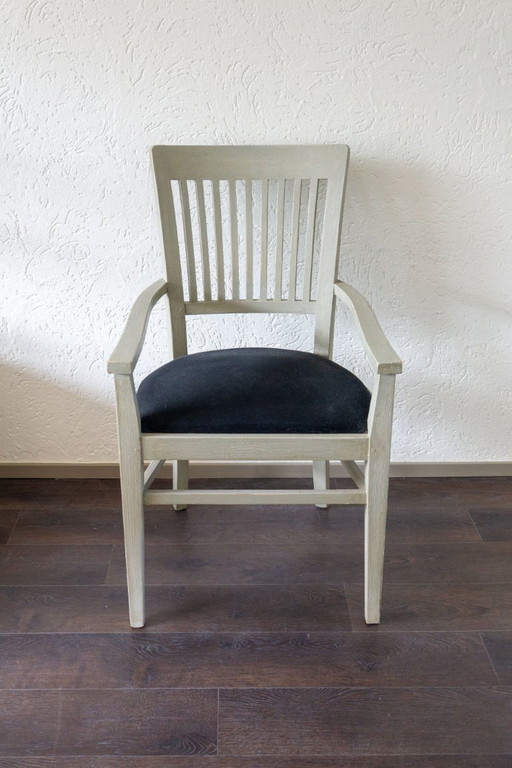 Set aus 4 luxuriösen Esszimmerstühlen – Design Schmieden – Massivholz