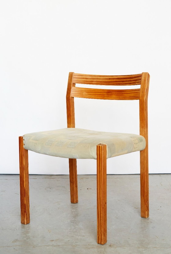Image 1 of Grenenhouten eetkamerstoelen nr. 404 van Niels O. Møller Moller voor J.L.Møller, set van 6