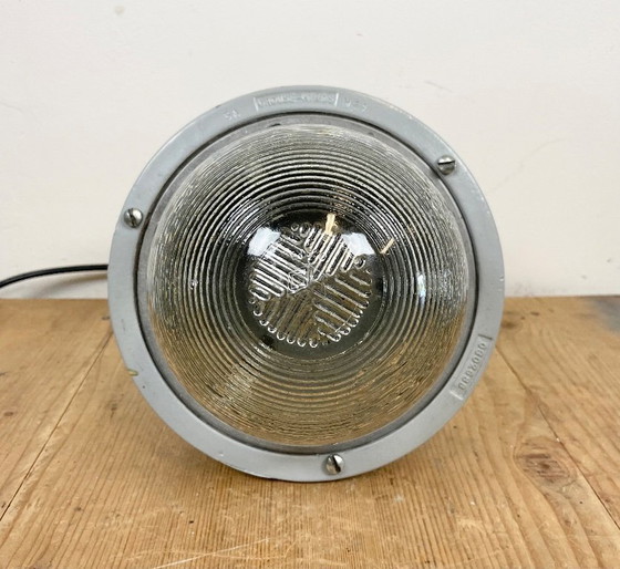 Image 1 of Lámpara industrial gris a prueba de explosiones de Crouse-Hinds, década de 1970