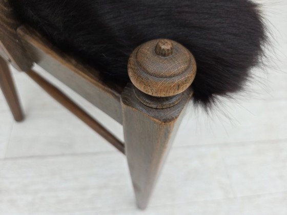 Image 1 of Deense fauteuil met hoge rugleuning, opnieuw bekleed, meubels koeienhuid, eiken.