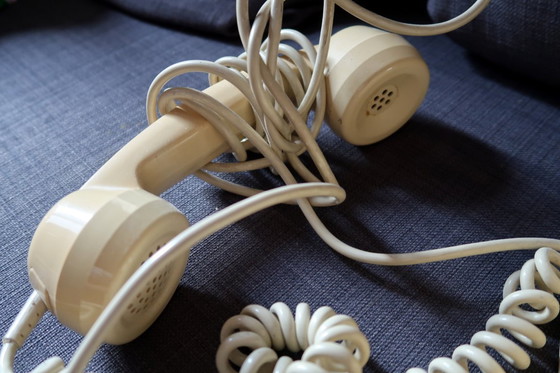 Image 1 of Telefono fisso vintage beige con pulsanti - Eleganza retrò dalla Francia - 2C02