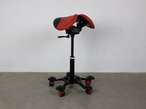 Salli Sit Saddle Stool Design finlandais par Salli