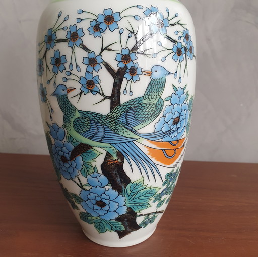 Japanische Vase mit Pfauen aus dem Jahr 1940