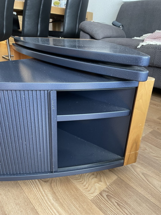Leolux Coffee Table – Plastic, Wood (photo 2 of 5)