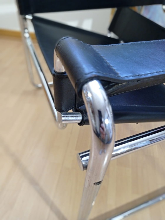 Image 1 of Poltrone Knoll Wassily B3 in pelle nera di Marcel Breuer