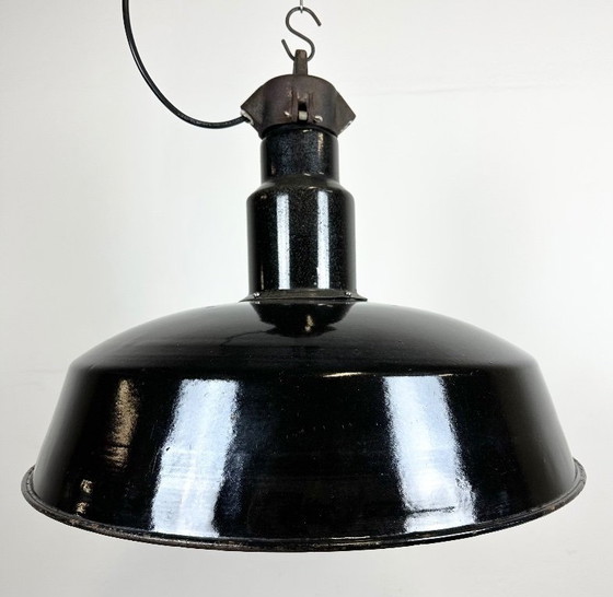 Image 1 of Lampada industriale in smalto nero di metà secolo, anni '50