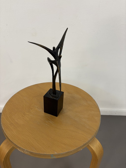 Bronzen beeldje van Corry Ammerlaan