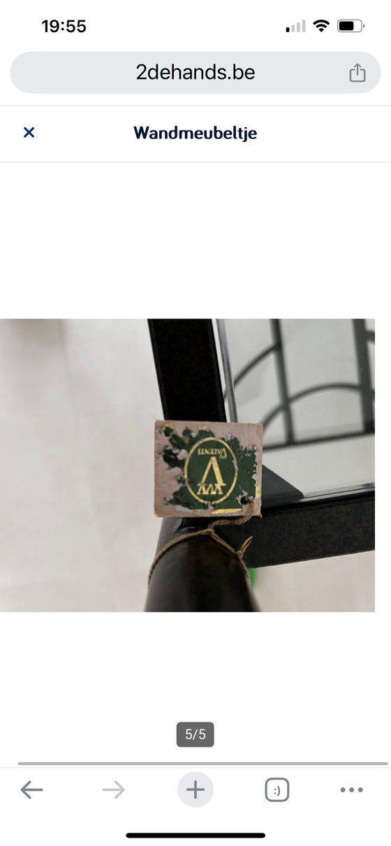 Image 1 of Preciosa unidad de pared con espejo.