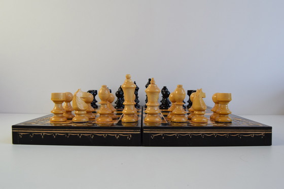 Image 1 of Jeu d'échecs en bois vintage dans une boîte en bois fabriqué en Tchécoslovaquie