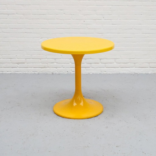 Mesa amarilla de la era espacial de los años 70