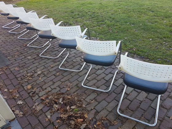 Image 1 of 8 sillas de trineo Vitra vis a vis