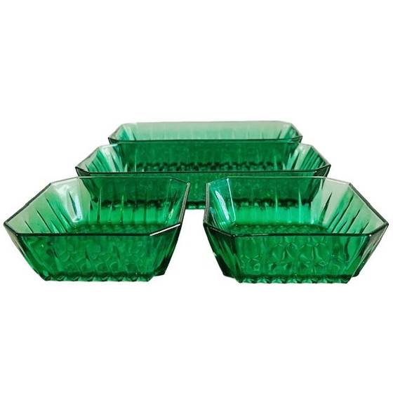 Image 1 of Juego de cuencos cuadrados de vidrio verde esmeralda Arcoroc de mediados de siglo, década de 1960.
