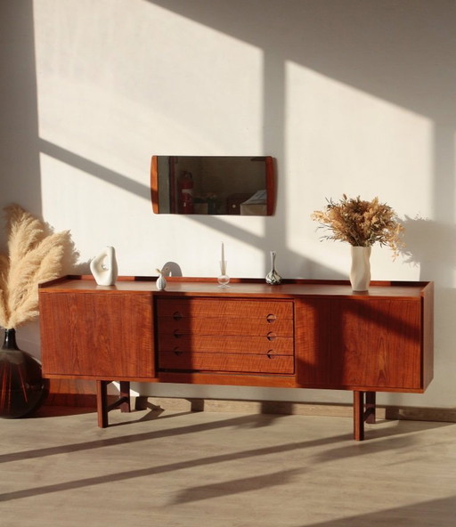 Groot Scandinavisch dressoir van teakhout – Deens ontwerp – jaren 60