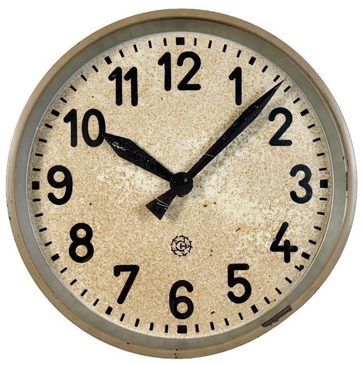 Grande horloge murale industrielle marron de Chronotechna, années 1950