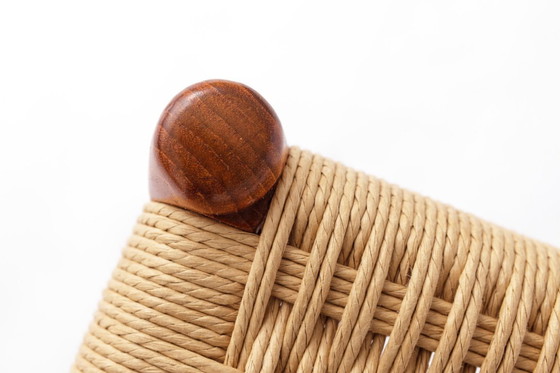 Image 1 of 1 di 8 sedie vintage Niels Otto Moller modello 83, 1974 – Legno di teak, intrecci rinnovati della seduta, design danese, spedizi