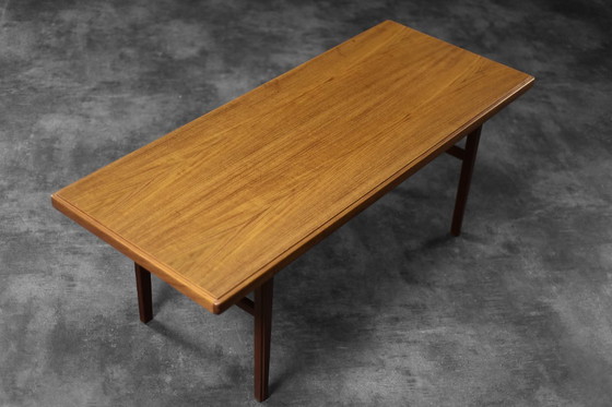Image 1 of Vintage Deense moderne salontafel van bruin teakhout uit het midden van de vorige eeuw, jaren 60