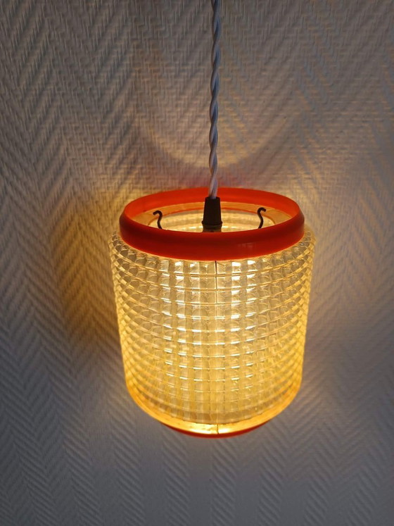 Space Age Orange Pendant Lamp 1970 – Plastic, Vintage (photo 5 of 11)